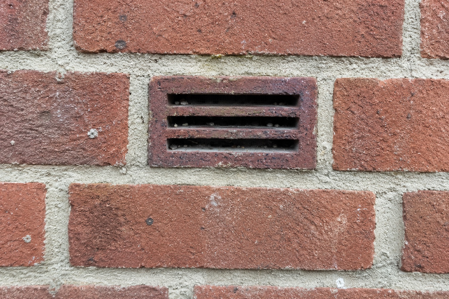 lueftungsoeffnungen-in-der-fassade